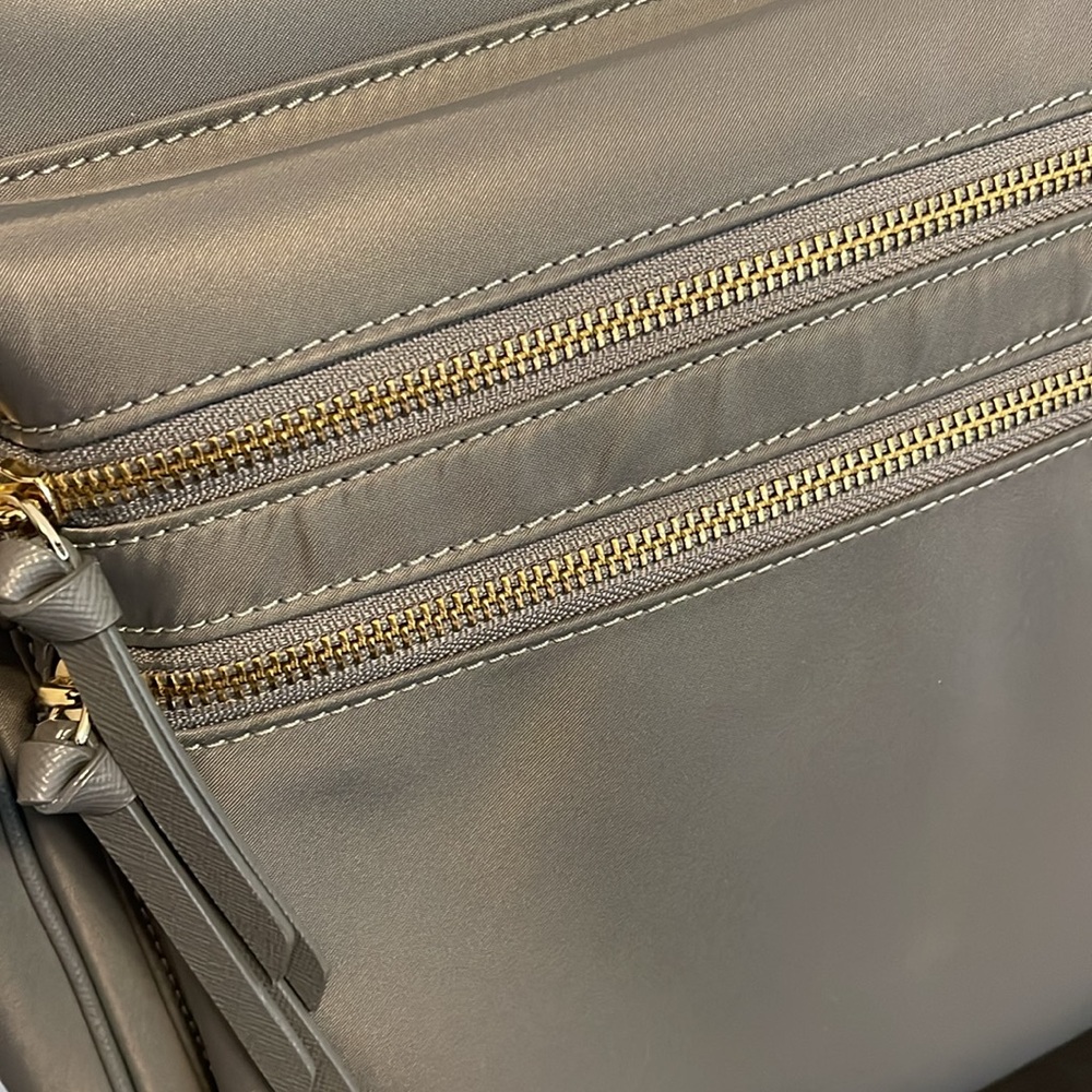 Kate Spade Gray Backpack Laptop Bag Bradley Wilson Road Smokey Pearl Brand New - Picture 11 of 17
